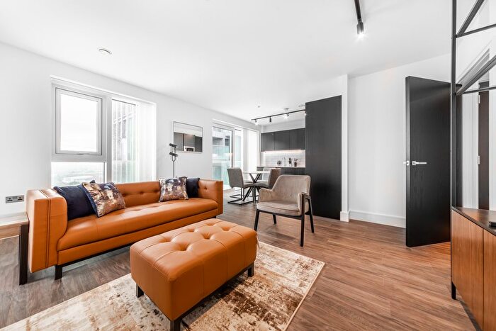 2 Bedroom Flat To Rent In Victoria Road, Acton, W3