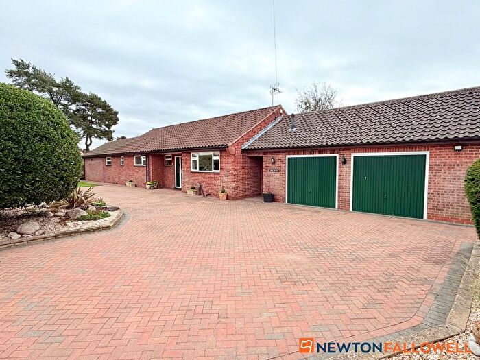 3 Bedroom Detached Bungalow For Sale In Station Road, Collingham, NG23
