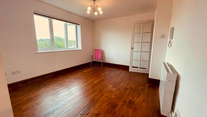 Studio To Rent In Brewery Close, Wembley, HA0