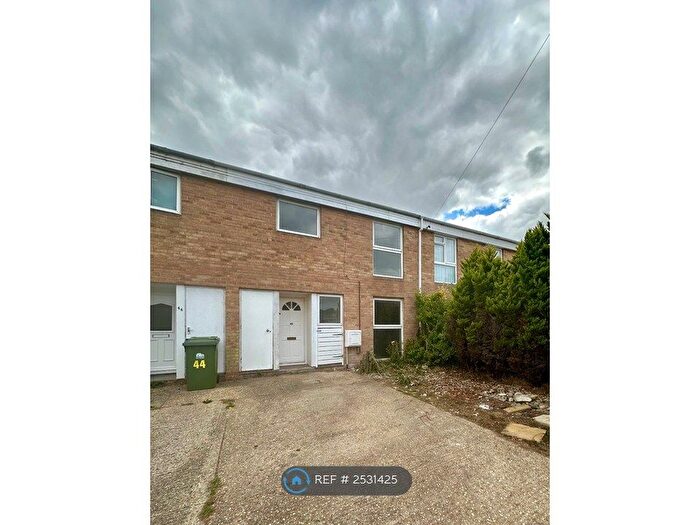 3 Bedroom Terraced House To Rent In Northolt Gardens, Southampton, SO16