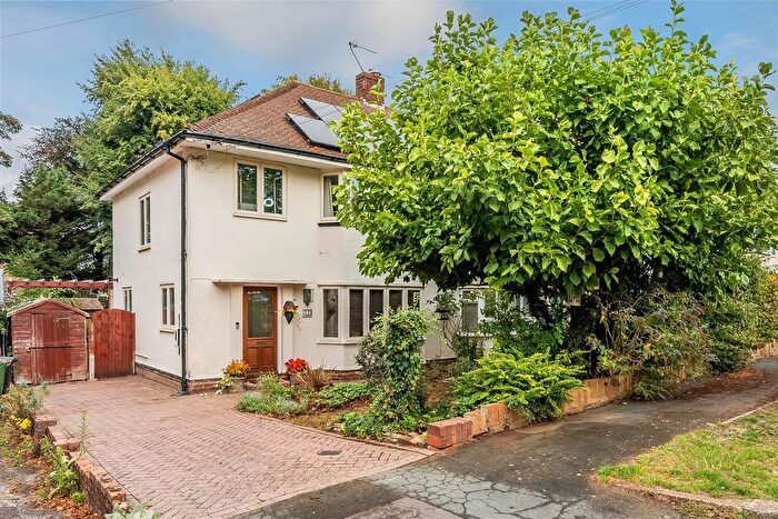 3 Bedroom Semi-Detached House For Sale In Swanns Meadow, Great Bookham, KT23