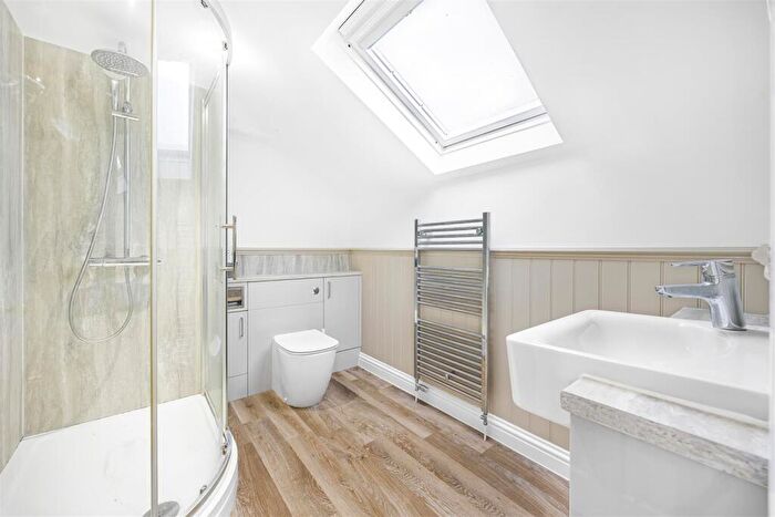 2 Bedroom Apartment For Sale In Wellington Square, Cheltenham, GL50