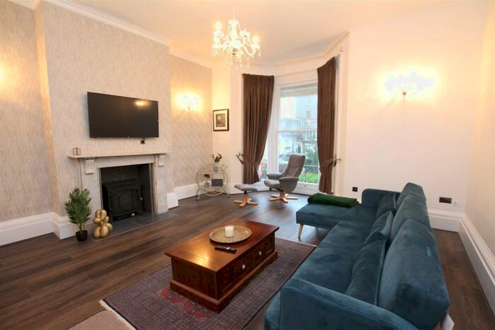 1 Bedroom Apartment To Rent In Marine Square, Brighton, BN2