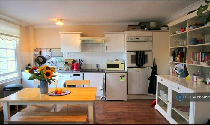 1 Bedroom Penthouse To Rent In Islington, Islington, N1