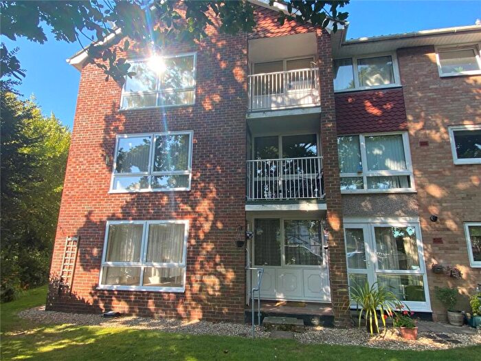 2 Bedroom Apartment For Sale In Ashley Road, New Milton, Hampshire, BH25