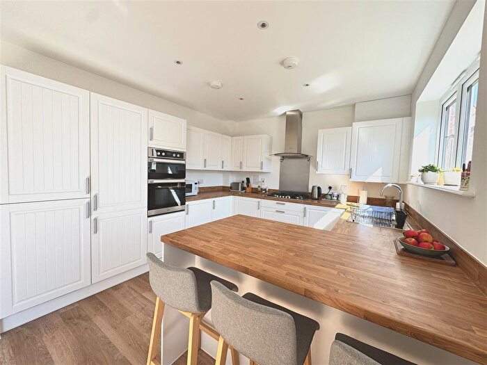 4 Bedroom Property For Sale In Cornflower Avenue, Horam, TN21