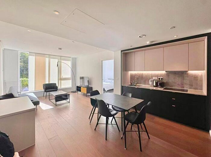 2 Bedroom Flat To Rent In Kennington Lane, London, SE11