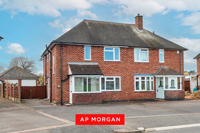 4 Bedroom Semi Detached House For Sale In Burford Close, Solihull, West Midlands, B92