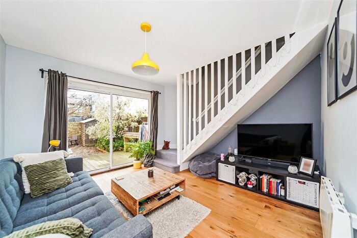 1 Bedroom Flat To Rent In Palmerston Road, Bowes Park, N22