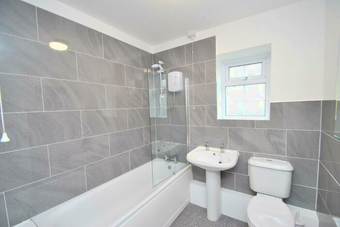 2 Bedroom Apartment To Rent In Solsbury Lane, Batheaston, Bath, BA1