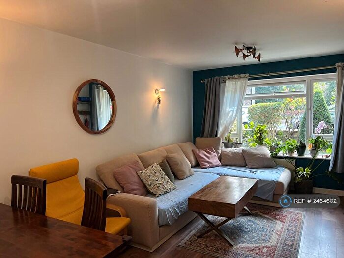 1 Bedroom Flat To Rent In Maple House, Surbiton, KT6