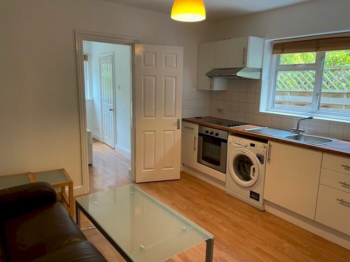 1 Bedroom Flat To Rent In Queens Road, Hendon, London, NW4