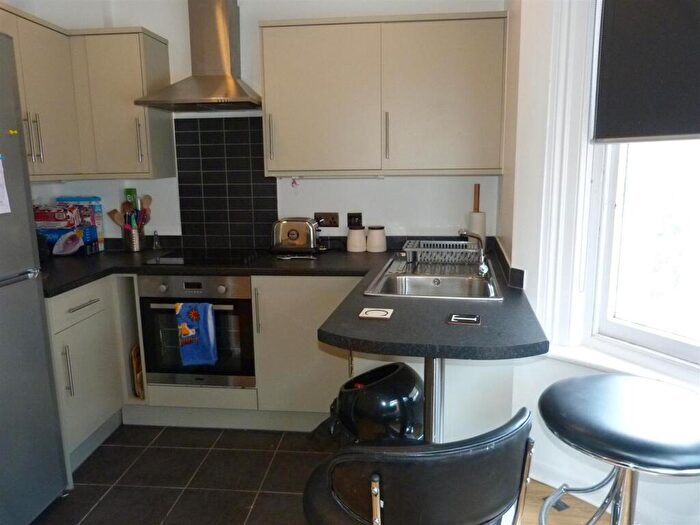 2 Bedroom Flat To Rent In St Mary Street, Cardiff, CF10