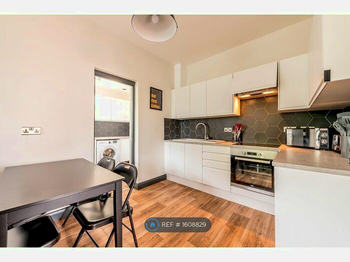 6 Bedroom Semi-Detached House To Rent In Bath Road, Brislington, Bristol, BS4