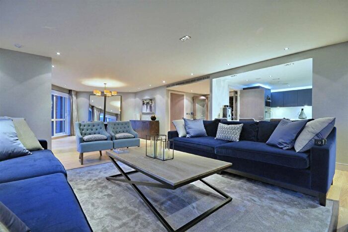 3 Bedroom Flat To Rent In Park Street, London, SW6