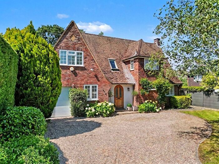4 Bedroom Property For Sale In The Heronry, Walton On Thames, KT12