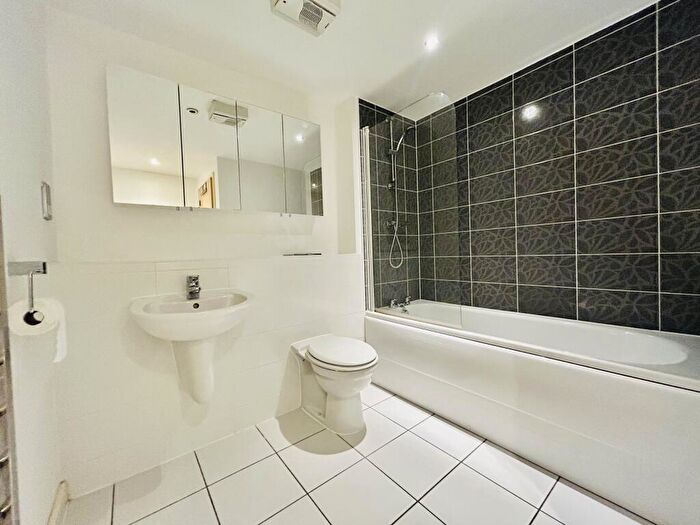 2 Bedroom Apartment To Rent In Great Willow Court, Derby, DE22