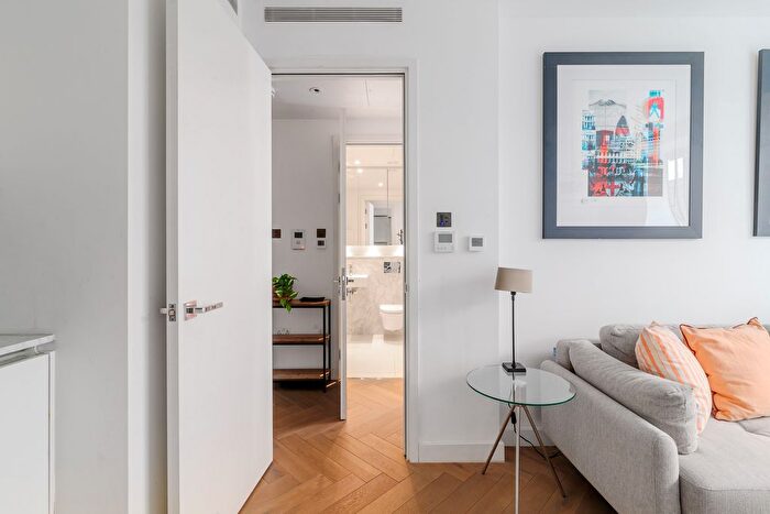 1 Bedroom Flat For Sale In Bedford Street, Covent Garden, WC2E