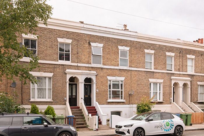 3 Bedroom Maisonette For Sale In Kings Grove, Peckham, SE15