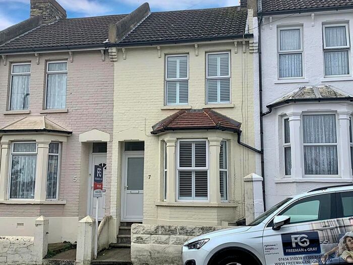 2 Bedroom Terraced House To Rent In Kitchener Road, Rochester, ME2