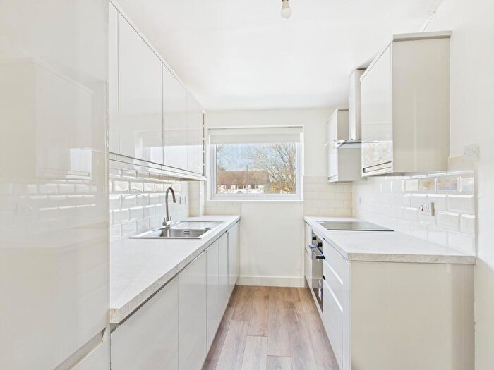 3 Bedroom Apartment To Rent In Station Parade, Station Hill, Cookham, Maidenhead, Berkshire, SL6