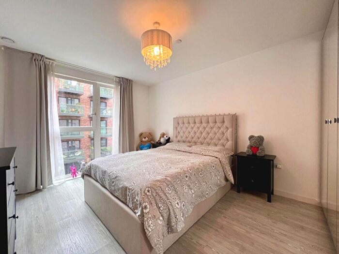 1 Bedroom Flat For Sale In Chamberlain House, Shipbuilding Way, E13