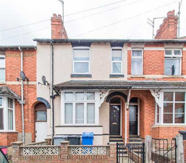 3 Bedroom Terraced House To Rent In Tresham Street, Kettering, NN16