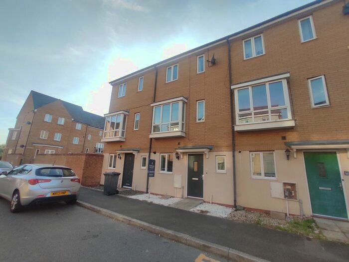 4 Bedroom Town House To Rent In Harn Road, Hampton Centre, Peterborough, PE7