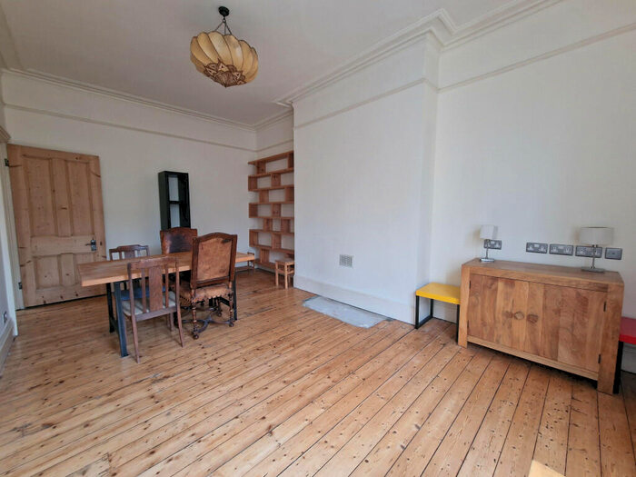 2 Bedroom Flat To Rent In Church Road, Flat, Brighton, BN3