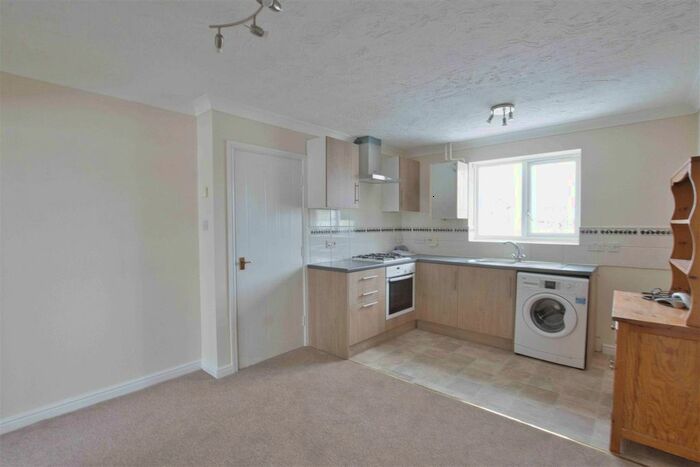 2 Bedroom Flat To Rent In Rutherford Close, Borehamwood, WD6