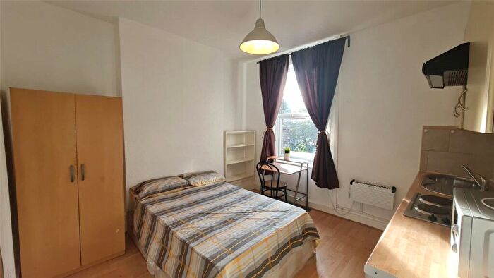 Apartment To Rent In Green Lanes, Harringey Ladder, EreLondon, N8