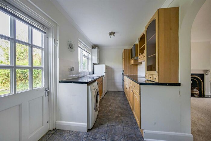 2 Bedroom End Of Terrace House For Sale In Gostling Road, Twickenham, TW2