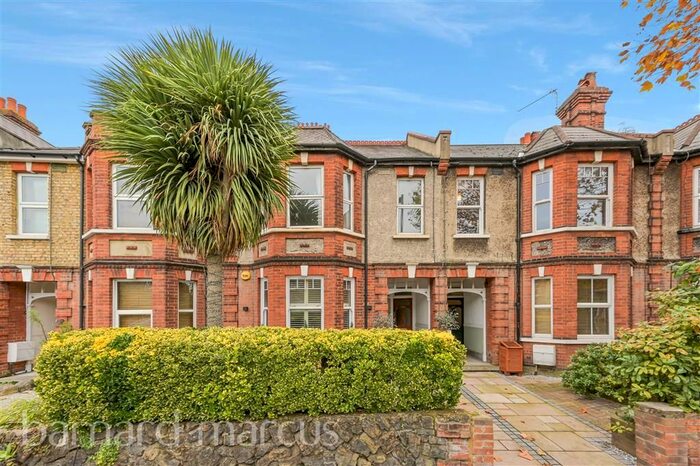 4 Bedroom Flat To Rent In Villiers Road, Kingston Upon Thames KT1