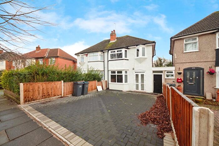 3 Bedroom Semi-Detached House For Sale In Whitecroft Road, Birmingham, West Midlands, B26