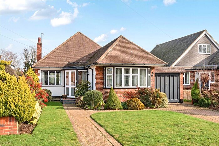 2 Bedroom Bungalow For Sale In Winslow Way, Walton-On-Thames, KT12