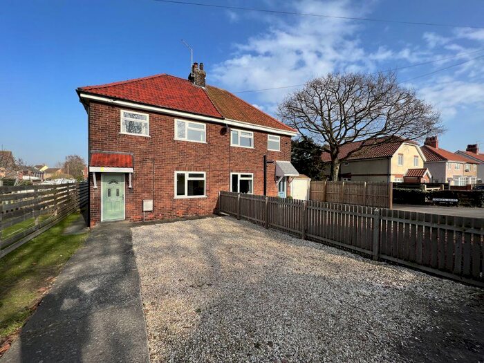 3 Bedroom Semi-Detached House To Rent In Howden Road, Osgodby, YO8