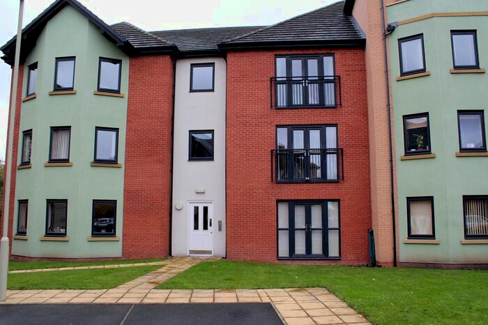 2 Bedroom Flat To Rent In Park Moor Gardens, Dudley DY1