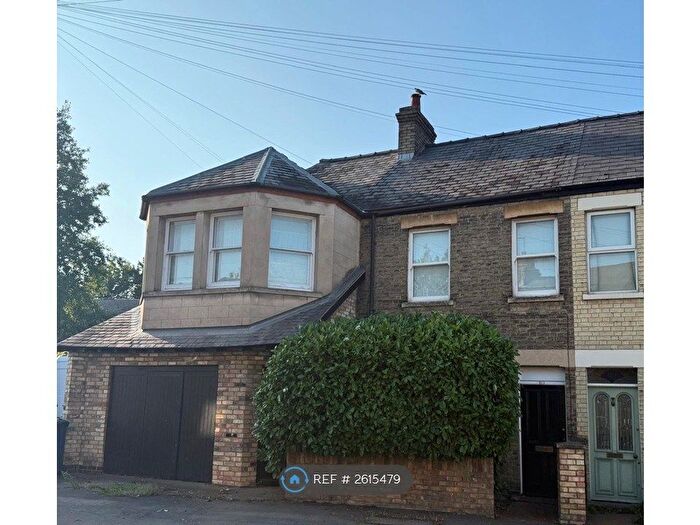 4 Bedroom Semi-Detached House To Rent In Victoria Road, Cambridge, CB4