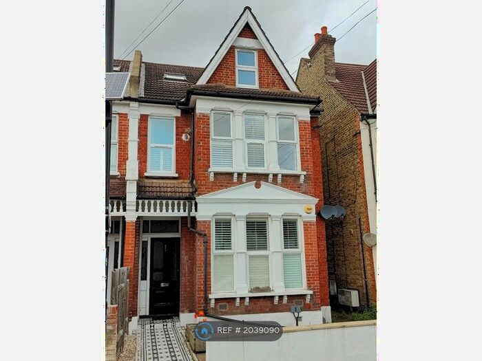 1 Bedroom Flat To Rent In Holmesdale Road, London, SE25