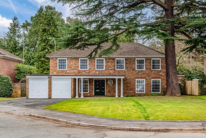 4 Bedroom Detached House For Sale In Redcourt, Pyrford, Surrey, GU22