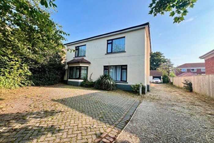 2 Bedroom Maisonette To Rent In Barrack Road, Christchurch, BH23
