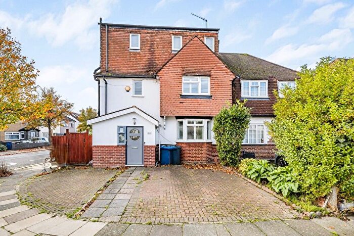 4 Bedroom Semi-Detached House To Rent In Bennett's Avenue, Greenford, UB6