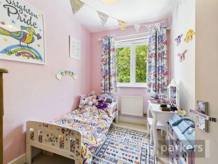 3 Bedroom Terraced House For Sale In Walnut Close, Witney, Oxfordshire, OX28