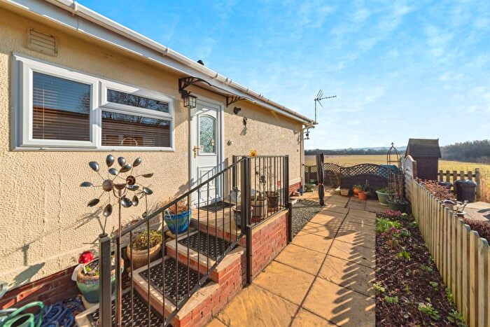 2 Bedroom Mobile/park Home For Sale In Allington Gardens, Allington, Grantham, NG32