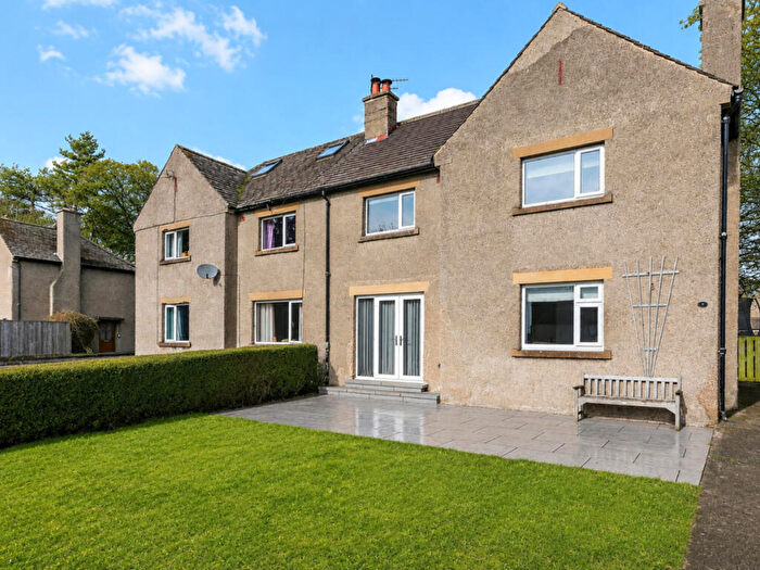 3 Bedroom Semi-Detached House For Sale In Sycamore Close, Spennithorne, DL8
