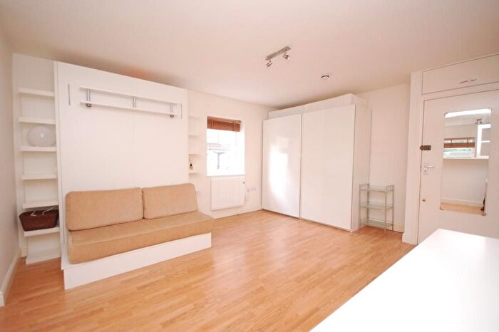 Studio To Rent In Harrowby Street, Marylebone, London, W1H