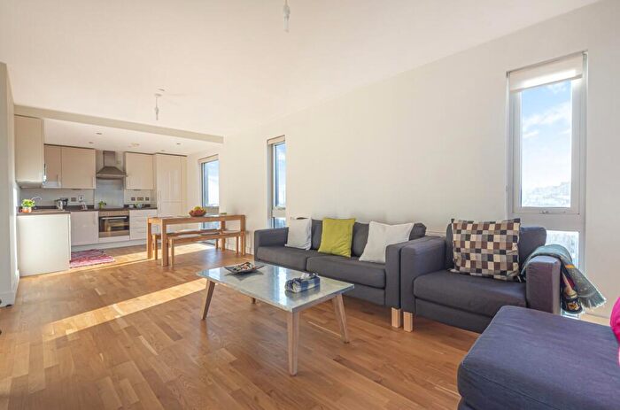 2 Bedroom Flat For Sale In Love Lane, London, SE18