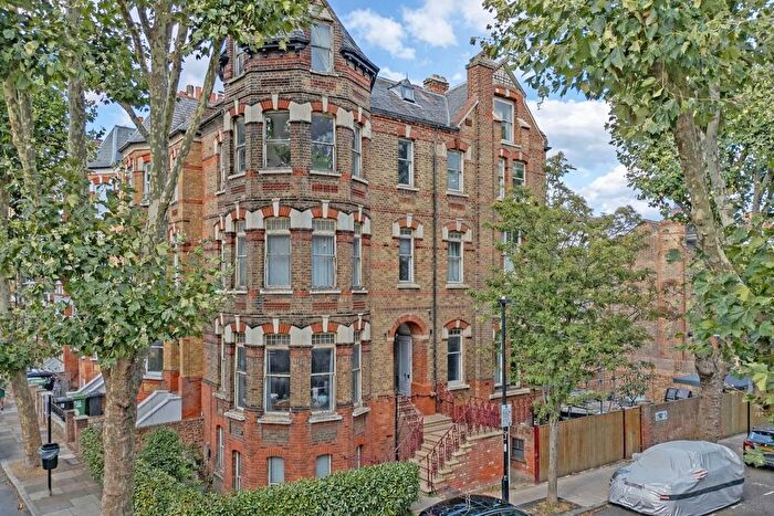 6 Bedroom Property For Sale In Aberdeen Road, N5