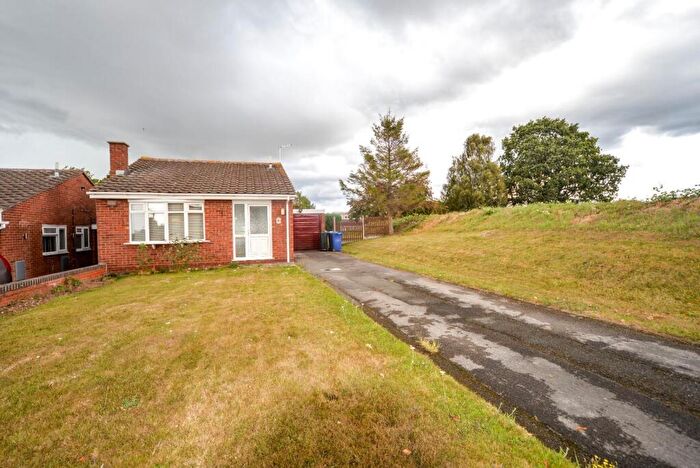2 Bedroom Detached Bungalow For Sale In Chatsworth Drive, Tutbury, DE13