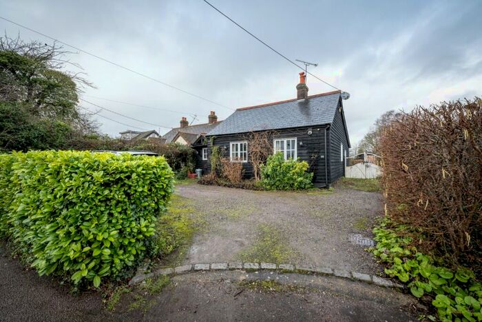 3 Bedroom Detached House For Sale In Pilgrims Hatch, CM15